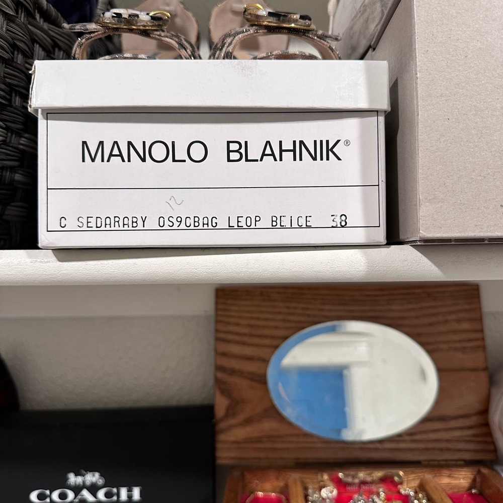 Leopard Manolo Blahnik - Picture 2 of 5